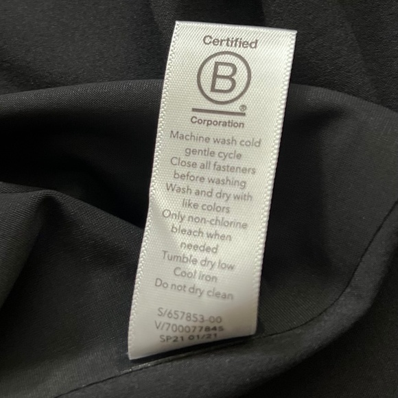 Athleta Sleeveless Urbanite Tank Top Black Size 1X - Picture 8 of 8